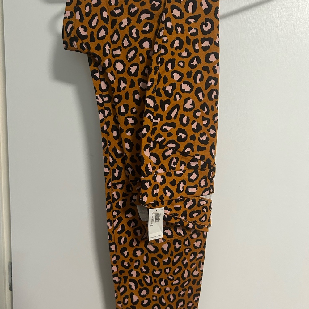 Old Navy Leopard-Print Skinny Pants in Brown and Pink